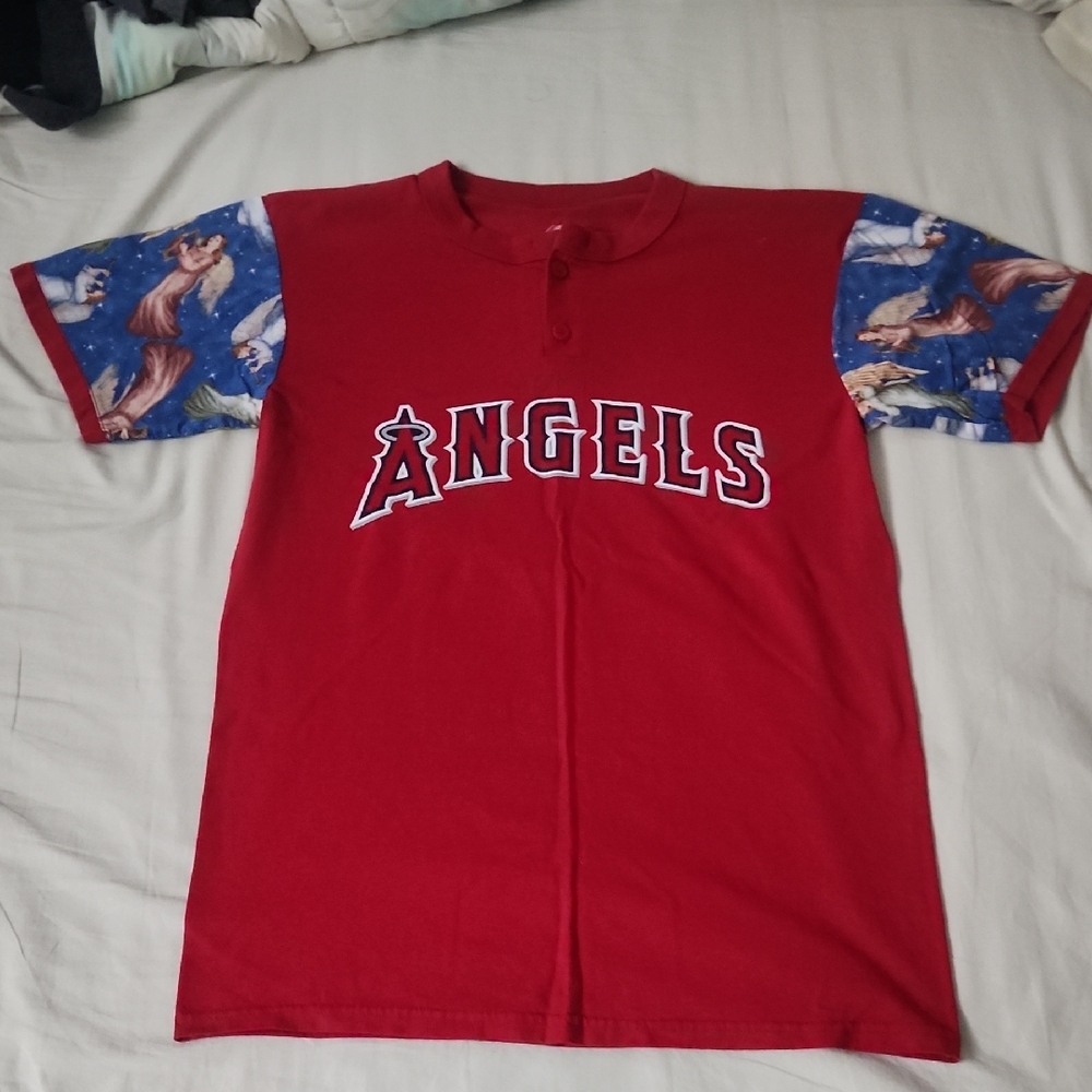 Angels Red Kids T-Shirt with Blue Graphic Sleeves